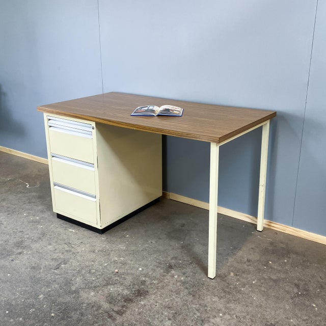 1970s Vintage Doctors Desk in Lacquered Metal and Chipboard, 1970s For Sale - Image 5 of 12