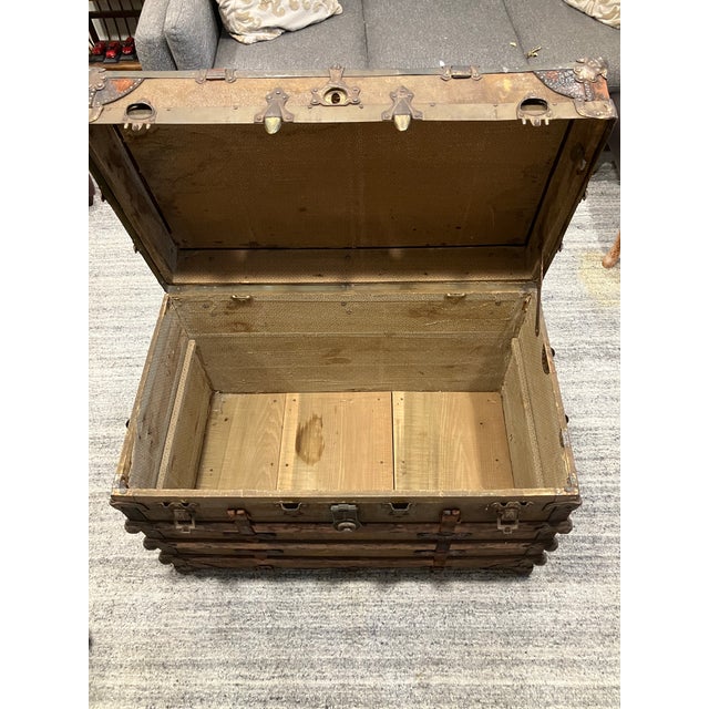 1900s European Brown Chest With Leather and Metal For Sale In New York - Image 6 of 9