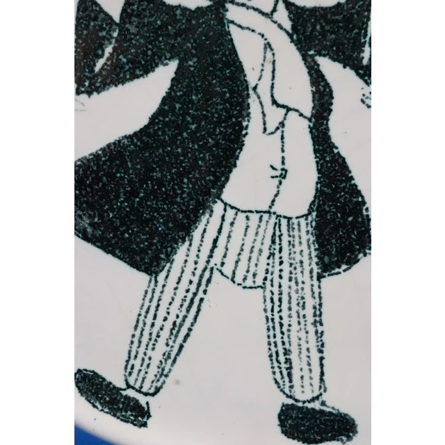1950s 20th Century Art Deco Ceramic Plate Satirical Judge and Lawyer in Court from the La Quercia Libralessos Factory, Italy, 1950s For Sale - Image 5 of 16