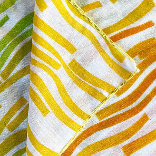 Mid-Century Modern Mid Century Square Orange and Yellow Dinner Napkins - Set of 4 For Sale - Image 3 of 4