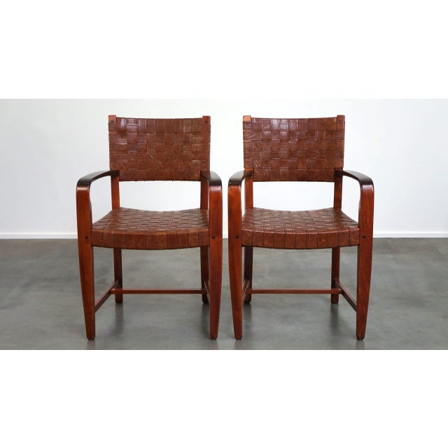 This beautiful set of two designer chairs is from the Dutch top brand Schuitema's shaker series. The chairs have a unique...