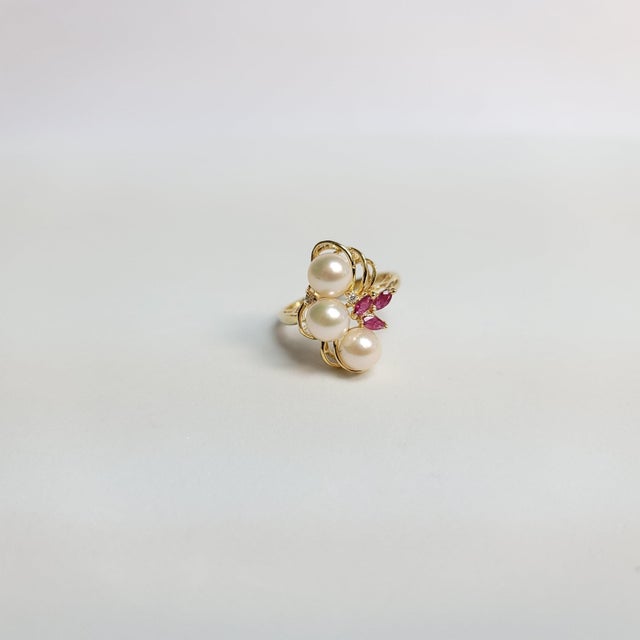 Freshwater Pearl, Ruby & Diamond Cluster Cocktail Ring 14k Yellow Gold, Size 3 For Sale - Image 4 of 5