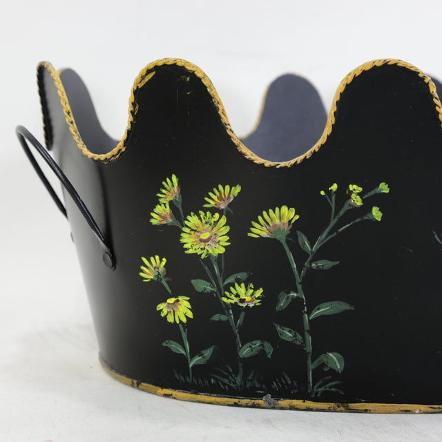 Black Vintage Hand-Painted Floral Toleware Scalloped Planter – Black and Gold Metal Cachepot For Sale - Image 8 of 10