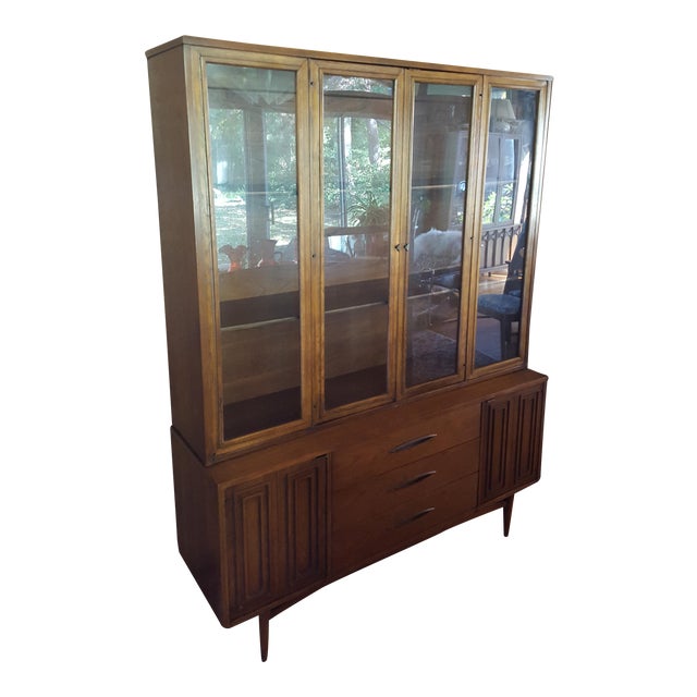 Broyhill Sculptra China Cabinet Chairish