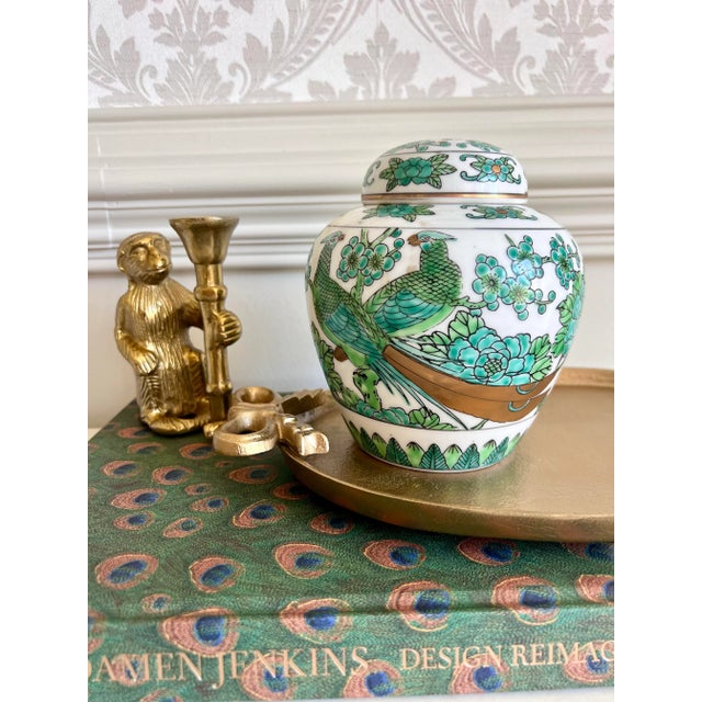 Mid 20th Century Gold Imari Hand-Painted Green Floral & Pheasant Ginger Jar – Japan, Mid 20th Century Porcelain For Sale - Image 5 of 5