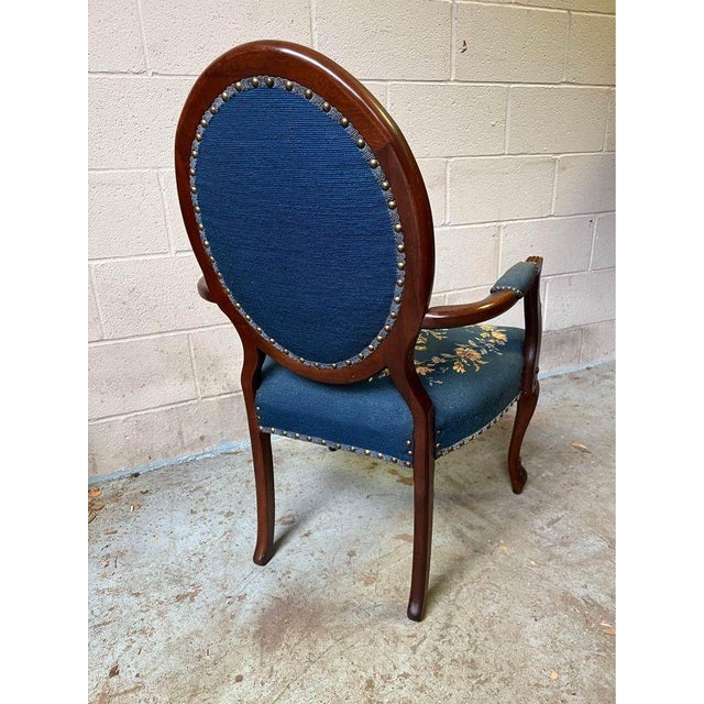 Early 20th Century Antique Victorian Style Balloon Back Carved Mahogany Needlepoint Open Armchair For Sale - Image 9 of 10