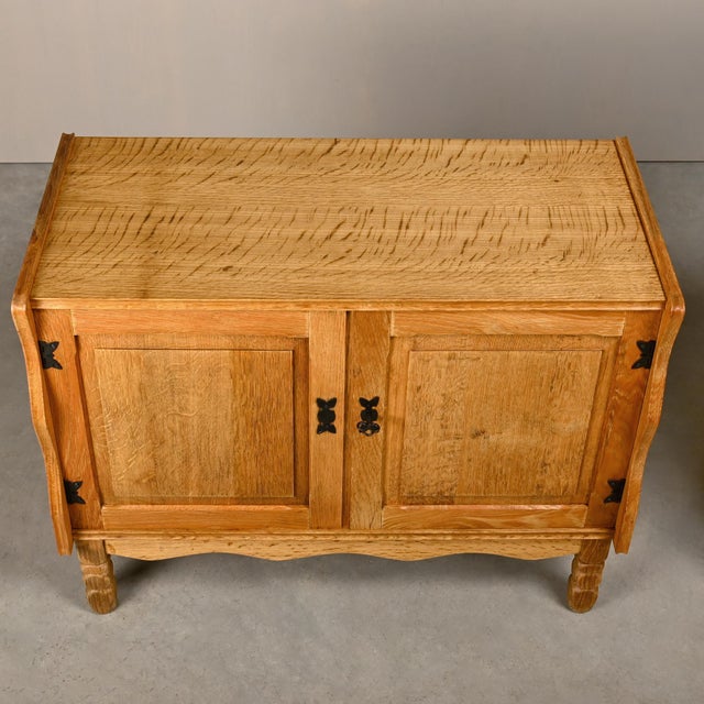 Mid-Century Danish Oak Bedside Cabinets by Henning Kjærnulf, Denmark, 1960s, Set of 2 For Sale - Image 9 of 18