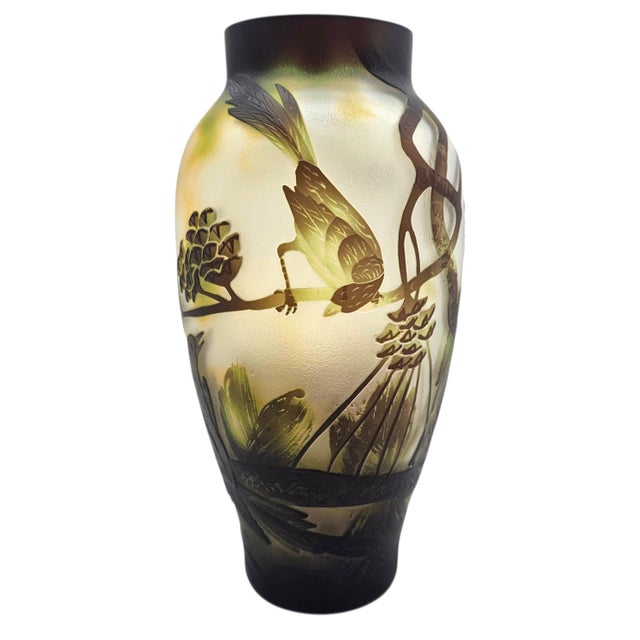 Chinese Peking Cameo Overlay Glass Vase With Bird and Pine Tree Motif, Frosted Art Glass For Sale In San Francisco - Image 6 of 13