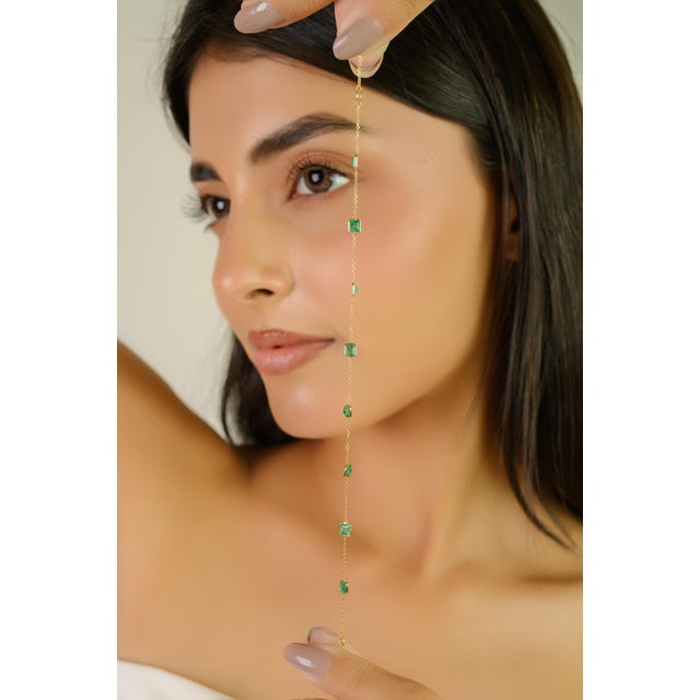 Modern 1.4 Ct Natural Square Emerald Station Bracelet in 18k Yellow Gold Holiday Gift For Sale - Image 3 of 18