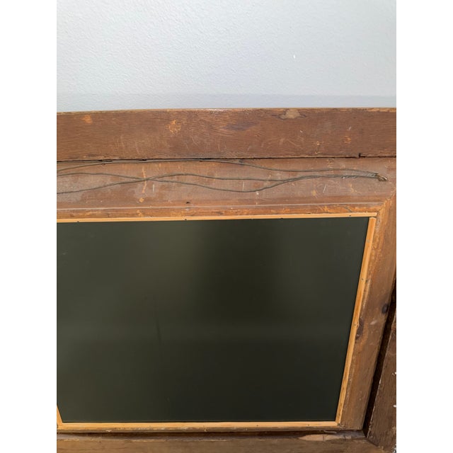 Vintage Rococo Revival Ornate Gold Gilt Wood Wall Mirror - Carved Foliage & Acanthus, Warm Patina For Sale In Des Moines, IA - Image 6 of 10