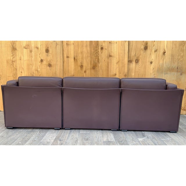Mid Century Modern 405 Duc Sofa by Mario Bellini for Cassina in Plum Leather For Sale In Chicago - Image 6 of 12
