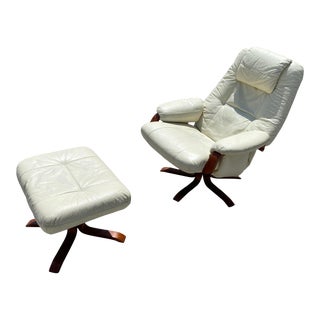 White Leather Recliner & Ottoman, 2 Pieces For Sale