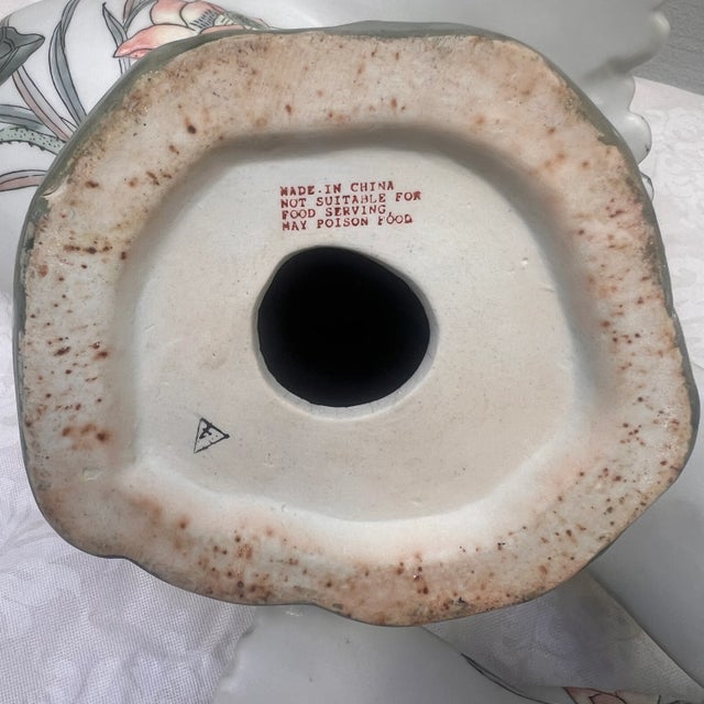 1970s Chinoiserie Hand-Painted Ceramic Bird Figurines, a Pair, Chinese Export For Sale - Image 16 of 17