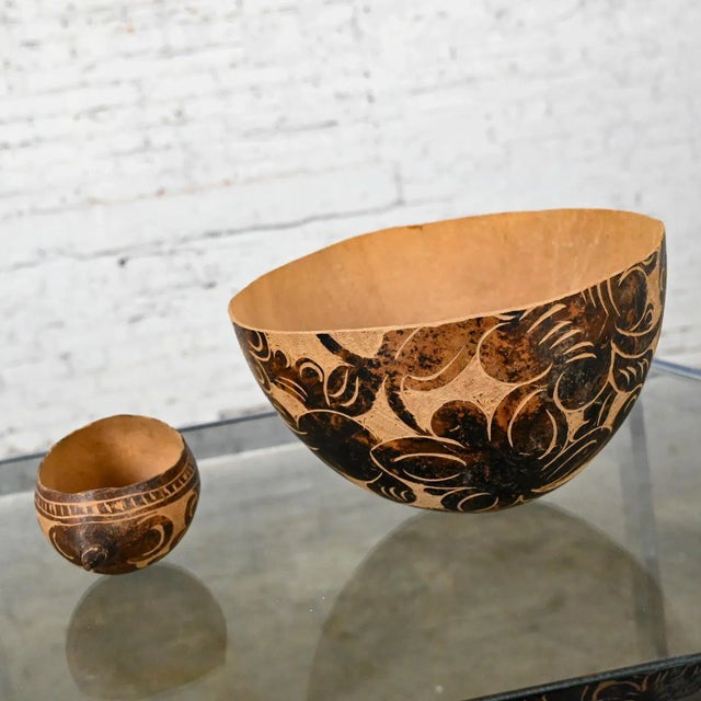 Tribal Mid to Late 20th Century South American Tribal Gourd Bowls Hand Carved Floral Details a Pair For Sale - Image 3 of 12