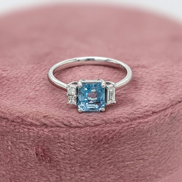 1ct Emerald Cut Aquamarine Ring With Diamond Accents: Solid 14k Gold, 6.5x5.5mm, Size 6.75 For Sale - Image 4 of 10
