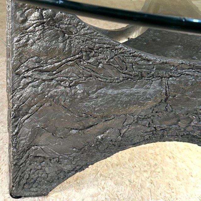 Brutalist Round Coffee Table in Cast Aluminium with Glass Illuminated, 1970s For Sale - Image 10 of 16