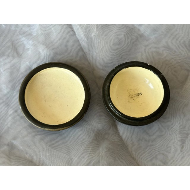 Antique Victorian Small Round Hand Painted Lacquer Box For Sale In New York - Image 6 of 10