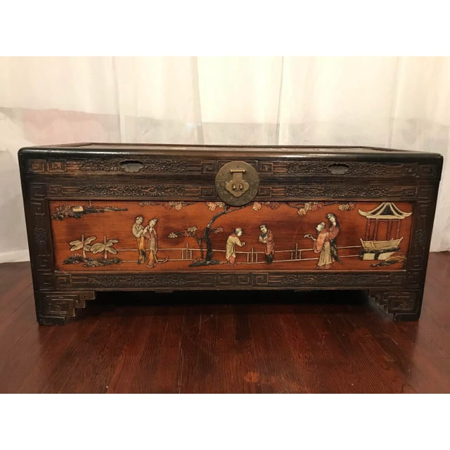 1900s Antique Chinese Inlaid Stone Camphor Wood Carved Trunk For Sale In Los Angeles - Image 6 of 8