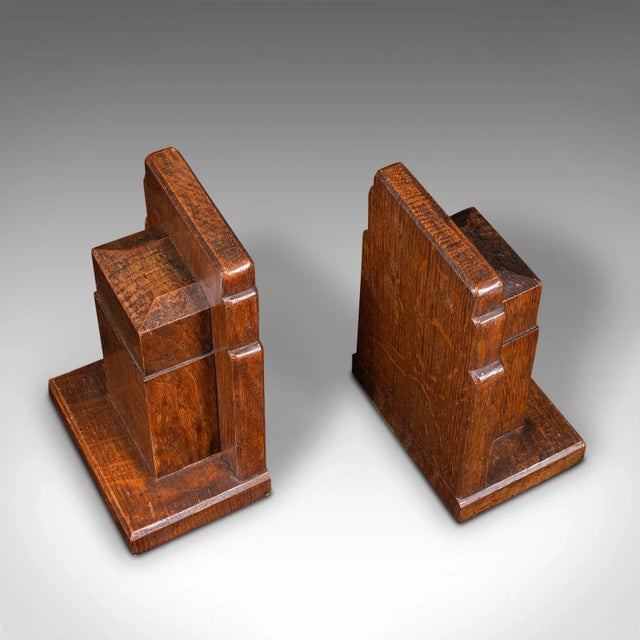 1930s Pair of Vintage English Oak Decorative Bookends For Sale - Image 4 of 9