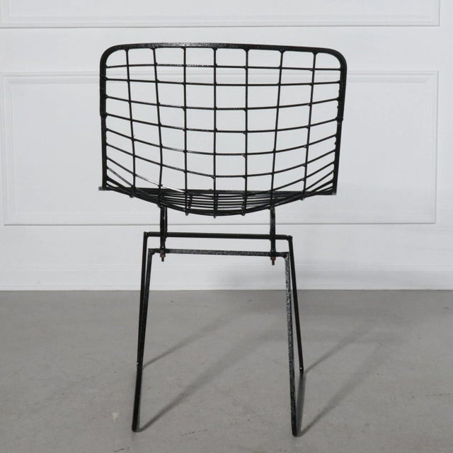 Black & White Wire Side Chairs after Bertoia for Knoll - Set of 8 For Sale In Tampa - Image 6 of 12