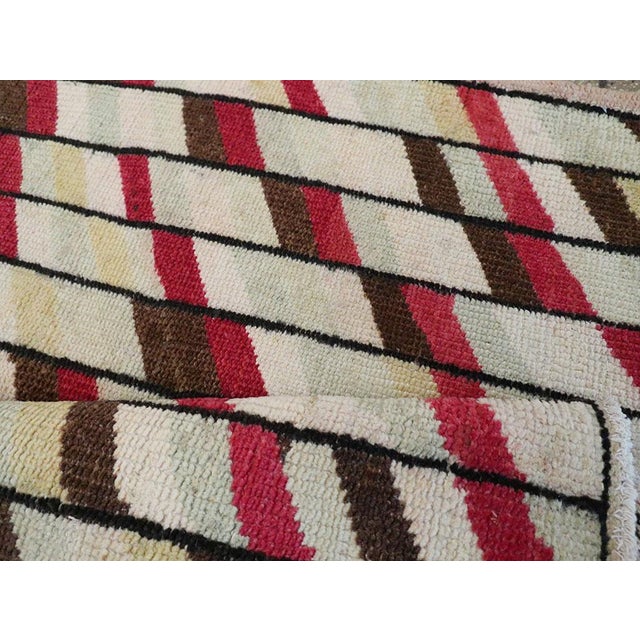 Galerie Shabab Collection Mid-20th Century Turkish Anatolian Accent Rug For Sale - Image 9 of 10