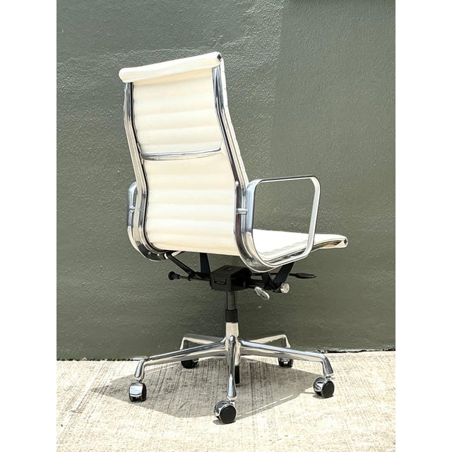 Vintage Eames for Herman Miller Aluminum Group Management Chair For Sale In West Palm - Image 6 of 18