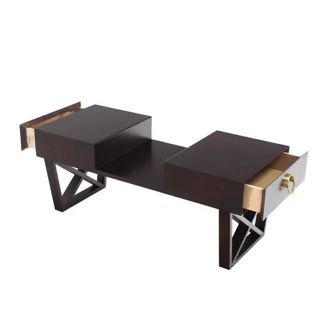 Very sharp looking Mid-Century Modern coffee side or entry table.