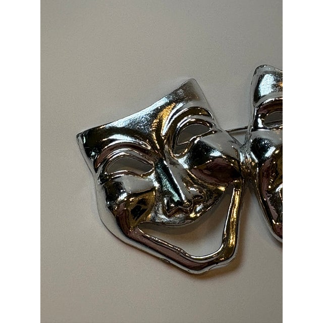 Vintage 80’s Silver Tone Comedy Tragedy Theater Mask Brooch Jewelry For Sale In Miami - Image 6 of 12