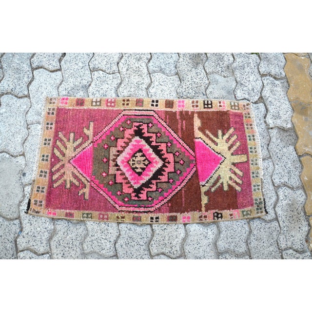 1960s Pink Color Modern Turkish Rug For Sale - Image 6 of 6
