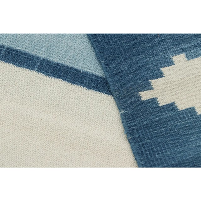 Textile Rug & Kilim’s Contemporary Dhurrie Rug in Blue With White Geometric Patterns For Sale - Image 7 of 7