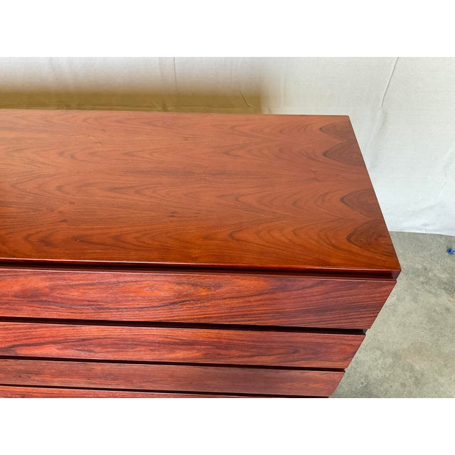Vinde Mobelfabrik Arne Wahl Iversen for Vinde Mobelfabrik Mid Century Rosewood Dresser For Sale - Image 4 of 18