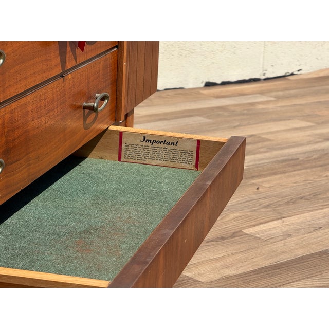 Vintage Mid-Century Modern Lane Cedar Chest | Walnut Blanket Storage Chest, Circa 1960s For Sale - Image 14 of 18