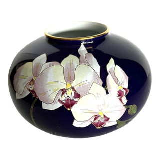 Koransha Porcelain Vase Featuring White Orchids on a Cobalt Blue Ground For Sale