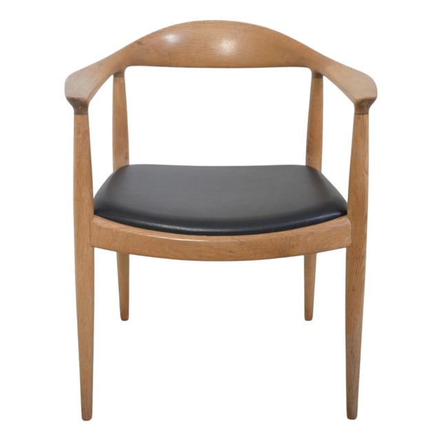 JH503 The Chair in Oak and Black Leather by Hans Wegner, 1960s For Sale