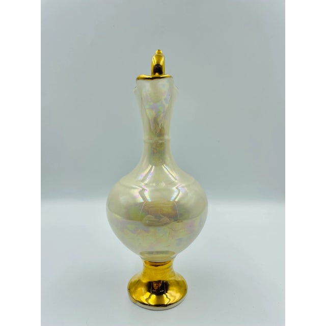 Mid 20th Century Hollywood Regency Iridescent Vase With 22kt Gold Gilt Handle & Accents For Sale - Image 4 of 12