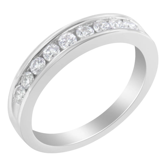 18K White Gold Round-Cut Diamond Ring (1/2 cttw, H-I Color, SI2-I1 Clarity) For Sale