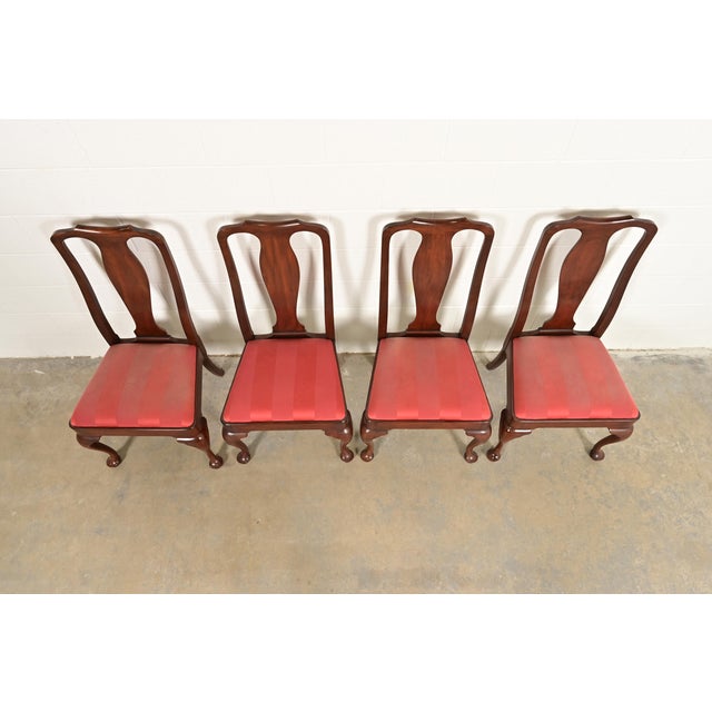 Late 20th Century Henkel Harris Queen Anne Solid Mahogany Dining Chairs, Set of Four For Sale - Image 5 of 12