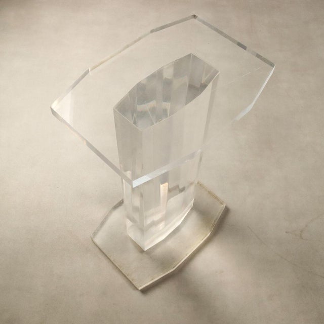 Vintage Acrylic Glass Columns, 1980s, Set of 2 For Sale - Image 11 of 12