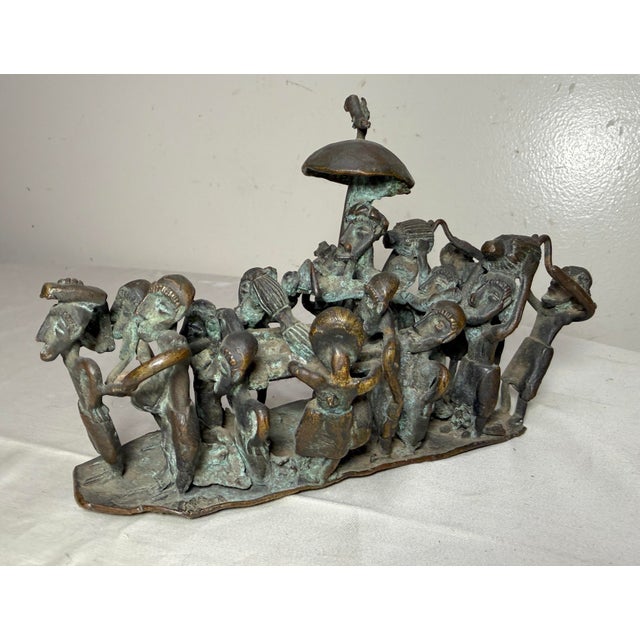 Antique 19th Century Ashanti King From Ghana Detailed Figural Bronze Statue For Sale - Image 4 of 16