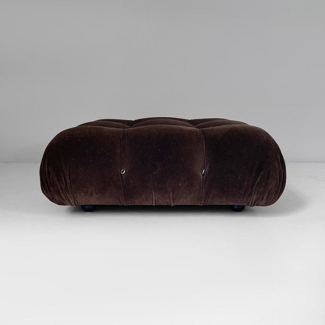 Italian modern brown velvet pouf Camaleonda by Mario Bellini for C&B, 1960s Pouf Camaleonda with squared base and rounded...