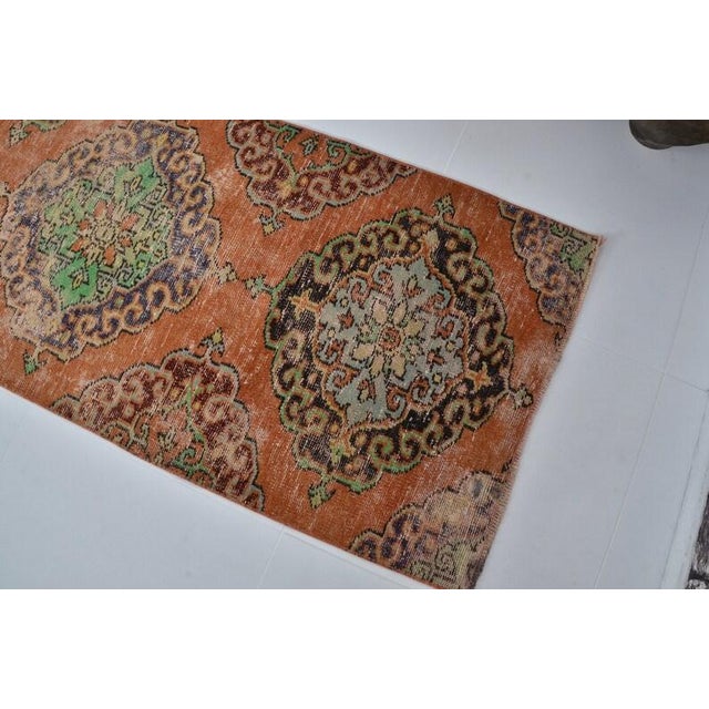 Textile 1950s Ornate Turkish Rug, Minimalist Runner for Hallway or Entryway For Sale - Image 7 of 10