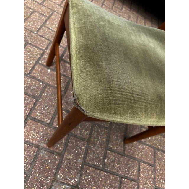Mid-Century Modern Circular Extendable Oval Dining Table and Dining Chairs, Set of 5 For Sale - Image 6 of 14