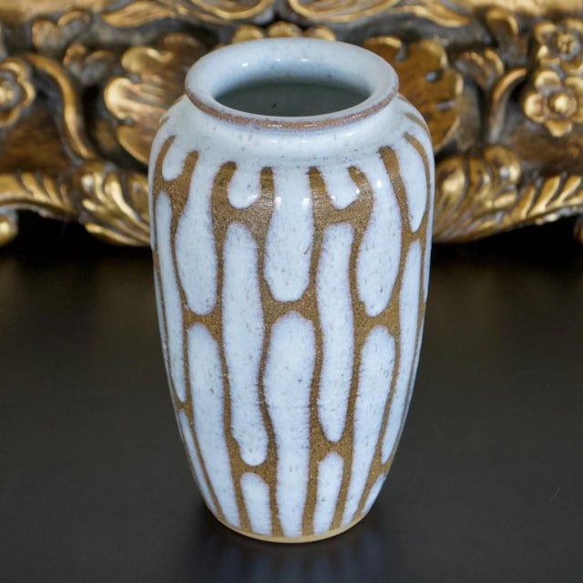 Vintage Japanese Mid-Century Drip Glaze Stoneware Vase – White & Brown Studio Pottery For Sale - Image 6 of 6