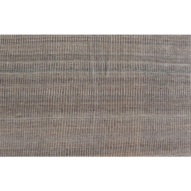 Early 21st Century Handwoven Textured Kilim Rug in Soft Gray and Light Blue Tones 9'3 X 12'4 For Sale - Image 5 of 10