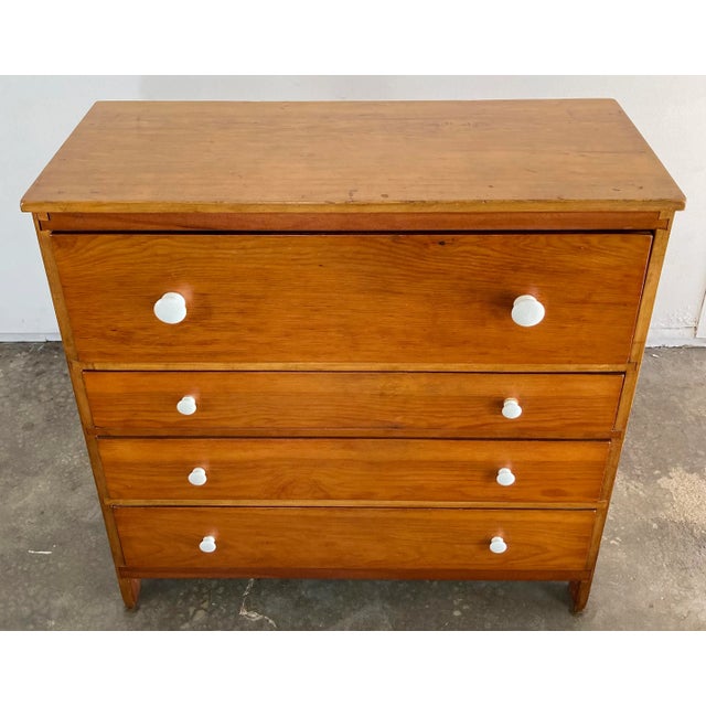 Farmhouse Early American Country Pine Dresser W/ Original Porcelain Knobs For Sale - Image 3 of 12