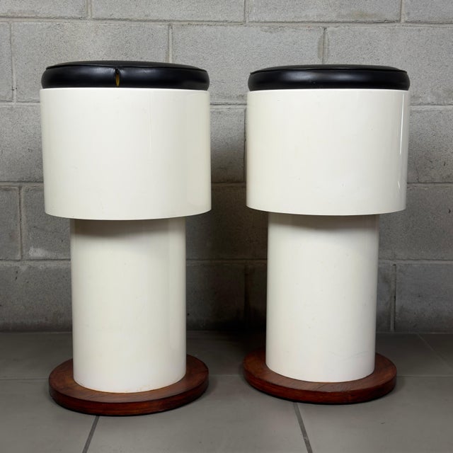 Modern Modern Stools in White Lacquered Wood, 1960s, Set of 2 For Sale - Image 3 of 13