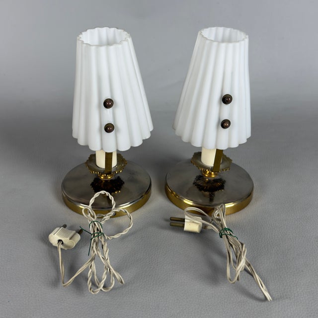 Vintage Table Lamps in Opaline Pleated Glass and Gold Metal, 1960s, Set of 2 For Sale - Image 3 of 11
