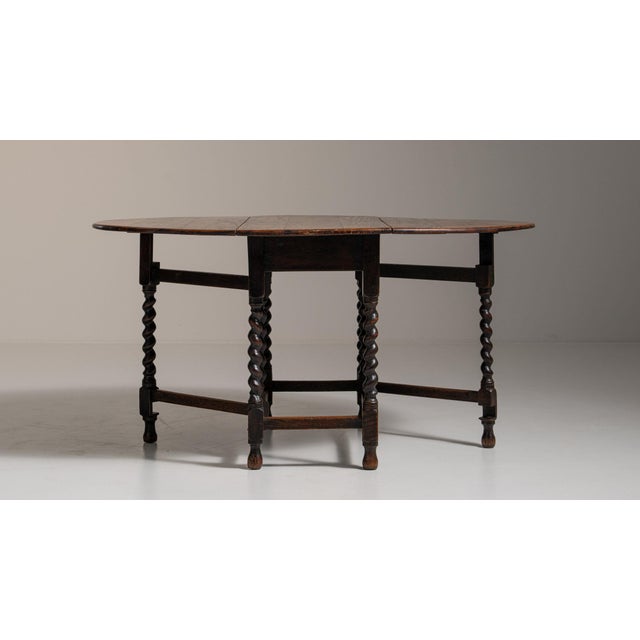 1900-1909 United Kingdom Weathered Honey Oak Oak Gateleg Drop-Leaf Table For Sale - Image 11 of 11