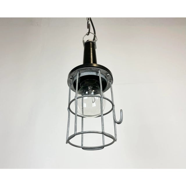 Industrial Bakelite Hanging Work Lamp, 1960s For Sale - Image 6 of 18