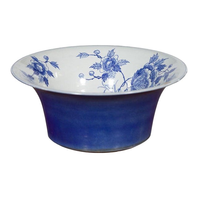 Chinese Blue & White Porcelain Wash Basin with Floral Motifs & Cobalt Blue For Sale